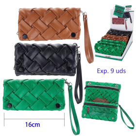 Expositor  con  9  bolsas  para  picadura  de  tabaco  Champ  con  cadena